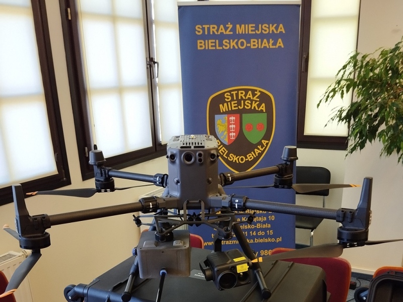 foto:  Nowy dron Straży Miejskiej w Bielsku-Białej zbada zanieczyszczenie powietrza, ale znajdzie też dzikie wysypiska